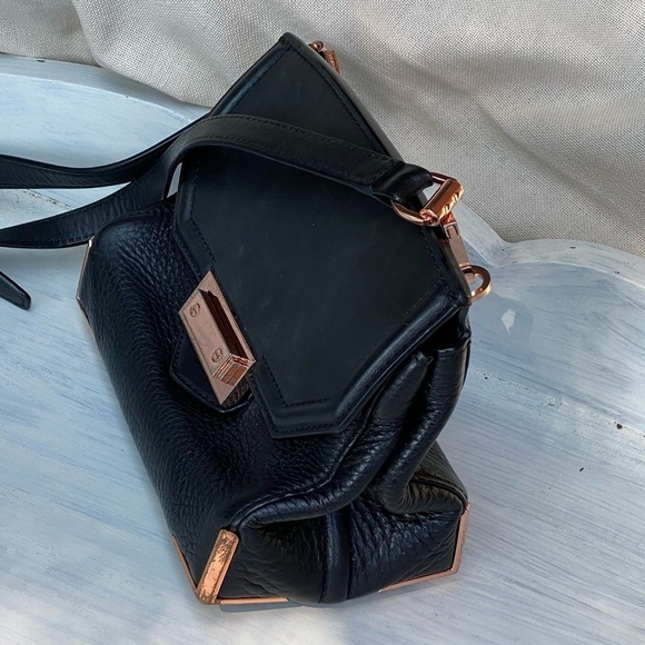 Alexander Wang Rose Gold lock black leather crossbody bag - Picture 3 of 11
